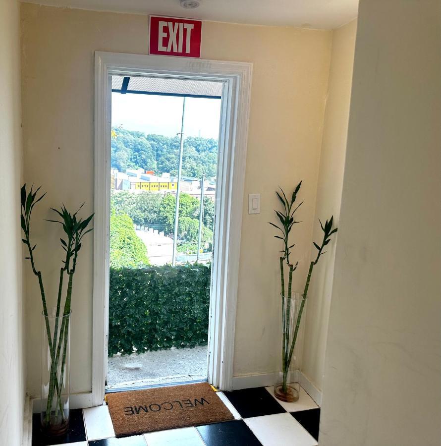 4-A Diamond In Yonkers Hotel Buitenkant foto